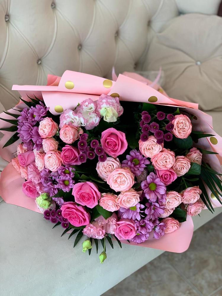 Букет цветов из: Хризантемы, Розы и Лизиантусы в Черусти