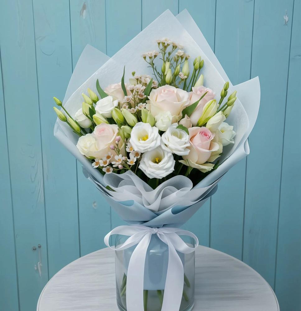 Букет цветов из: Розы и Лизиантусы в Черусти