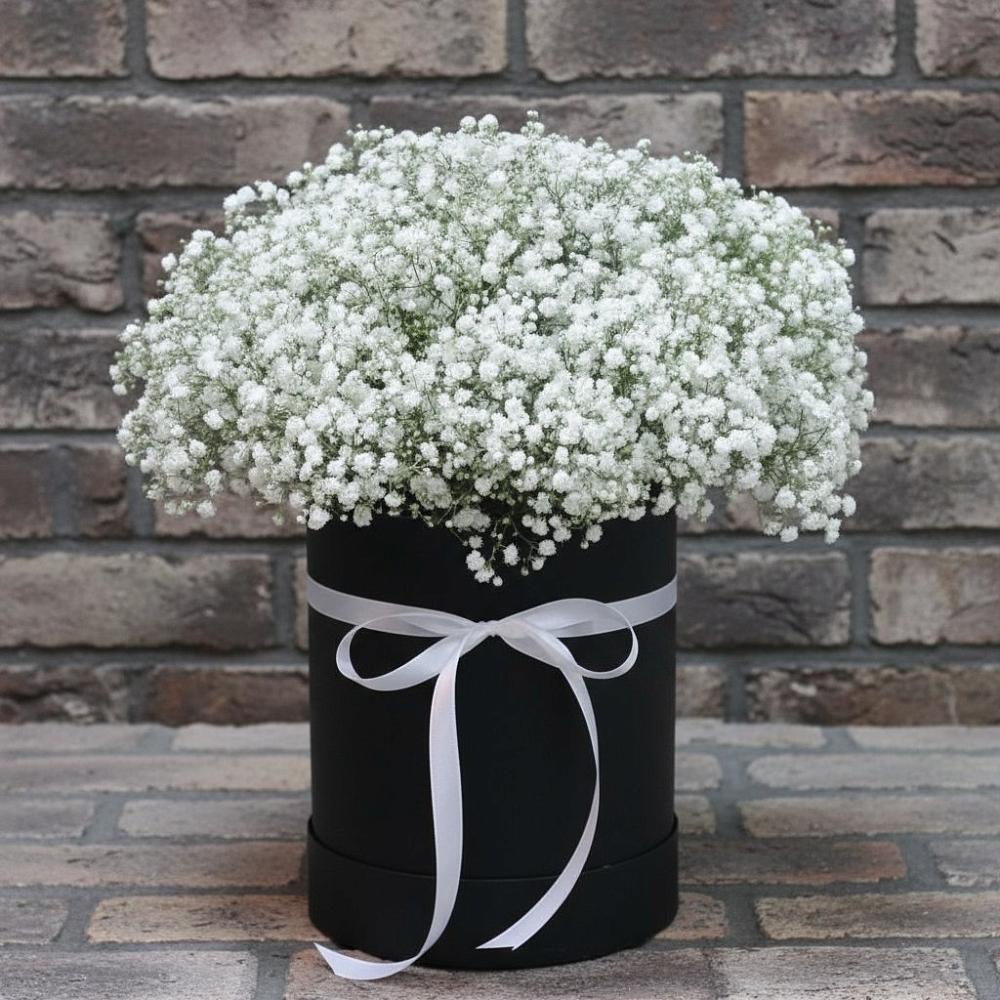 Цветочная композиция из Гипсофила в шляпной коробке в Черусти