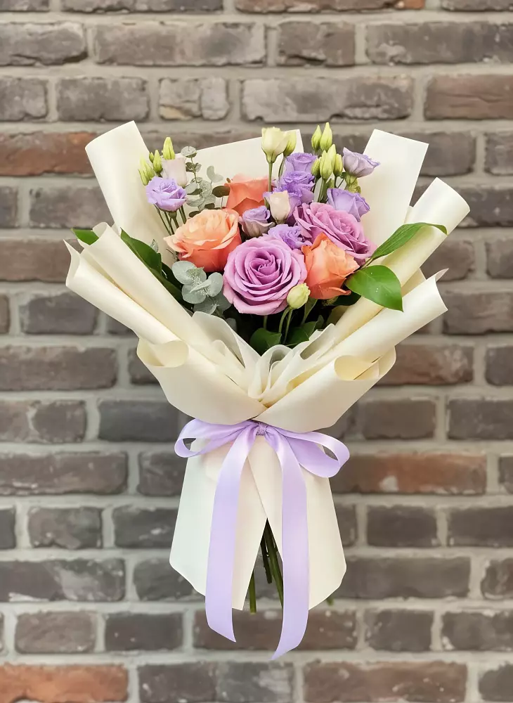 Букет цветов из: Лизиантусы и Розы в Черусти