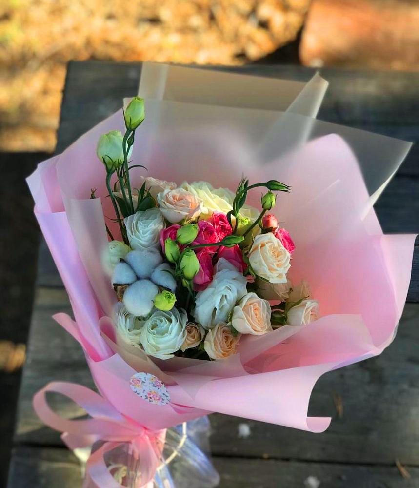 Букет цветов из: Розы и Лизиантусы в Черусти