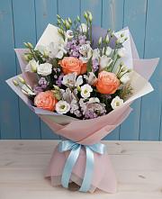 Букет цветов из:  Лизиантусы, Розы, Альстромерии и Гипсофила в Черусти