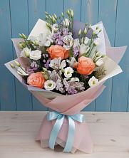 Букет цветов из:  Лизиантусы, Розы, Альстромерии и Гипсофила в Черусти