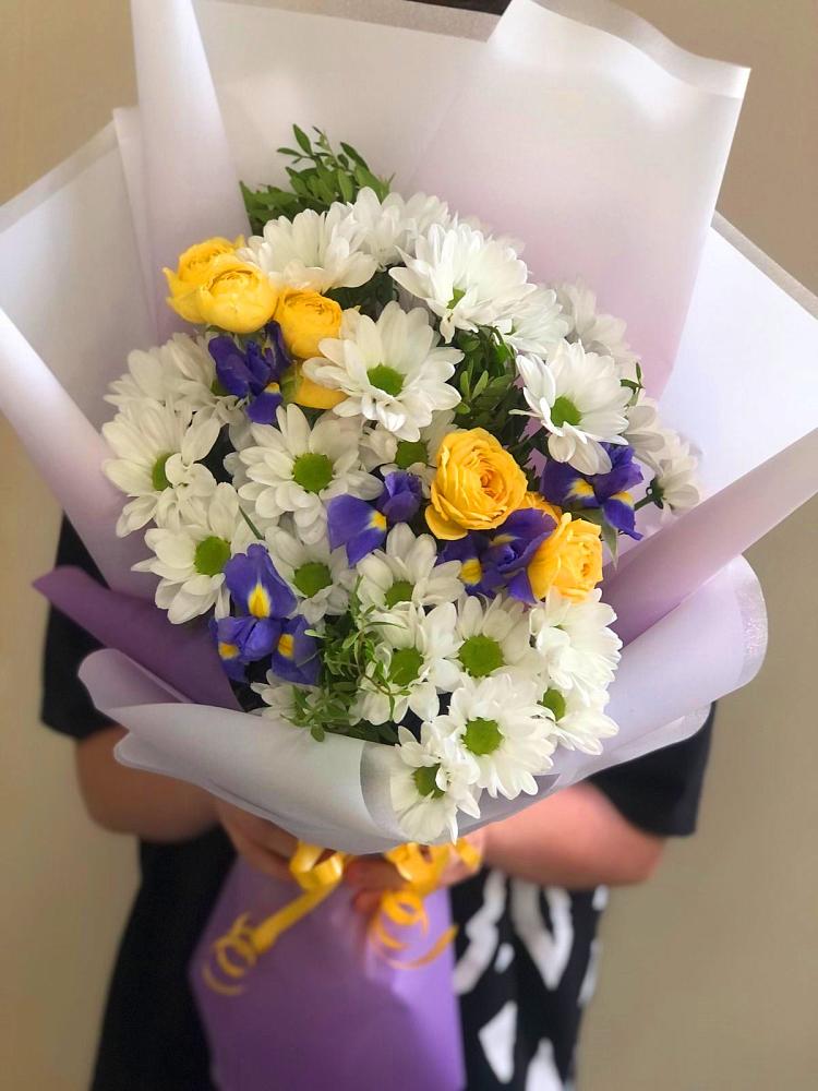 Букет цветов из: Ирисы, Хризантемы и Розы в Черусти