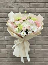 Букет цветов из:  Гвоздики, Розы, Лизиантусы и Хризантемы в Черусти
