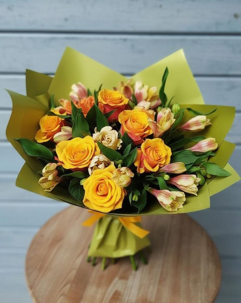 Букет цветов из: Альстромерии и Розы в Черусти