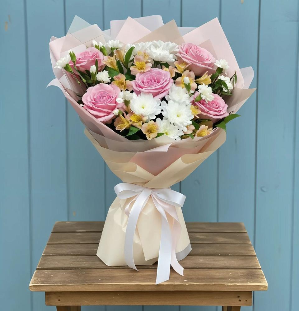 Букет цветов из: Гвоздики, Орхидеи и Розы в Черусти