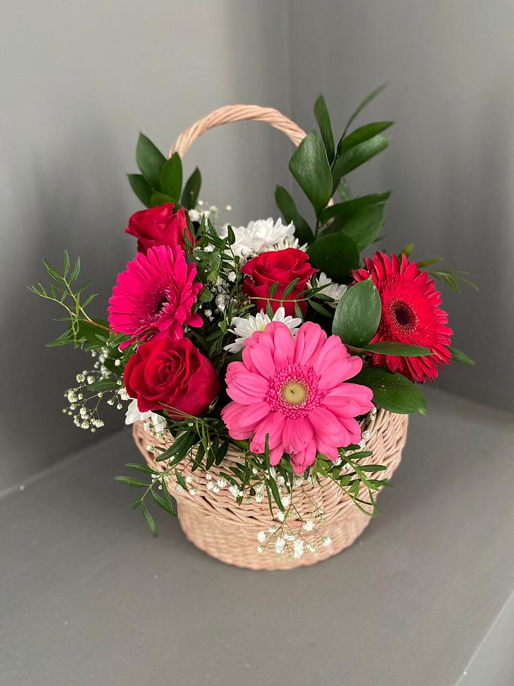 Цветочная композиция из Розы, Хризантемы и Герберы в корзине в Черусти