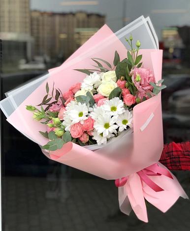 Букет цветов из: Розы, Лизиантусы и Хризантемы в Черусти