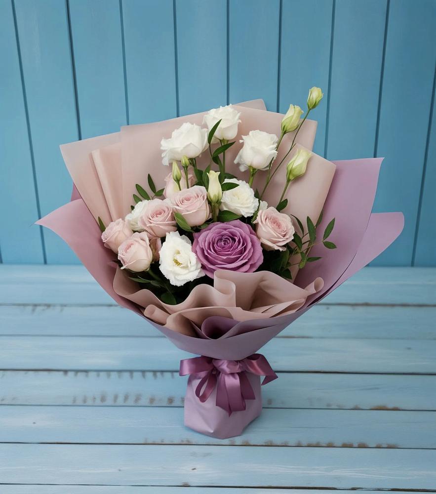 Букет цветов из: Розы и Лизиантусы в Черусти